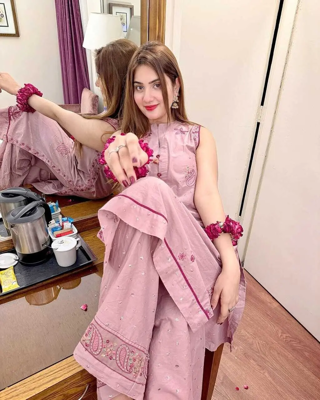 Komal - 98Dubai Premium Escort