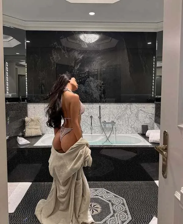 Amanda - 98Dubai Escort